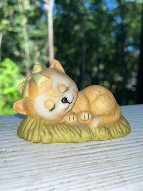 Vintage Ardco Ceramic Figurine Sleeping Orange Kitty Cat with a Yellow Bow